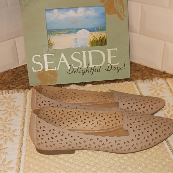 Union Bay Women's Blush Colored Slip on Flats Size 8M - Picture 11 of 11